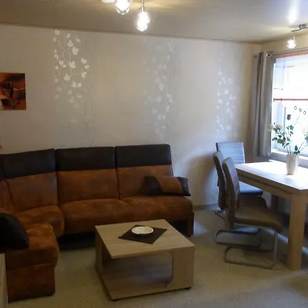 Am Fusse Der Bergbahn *