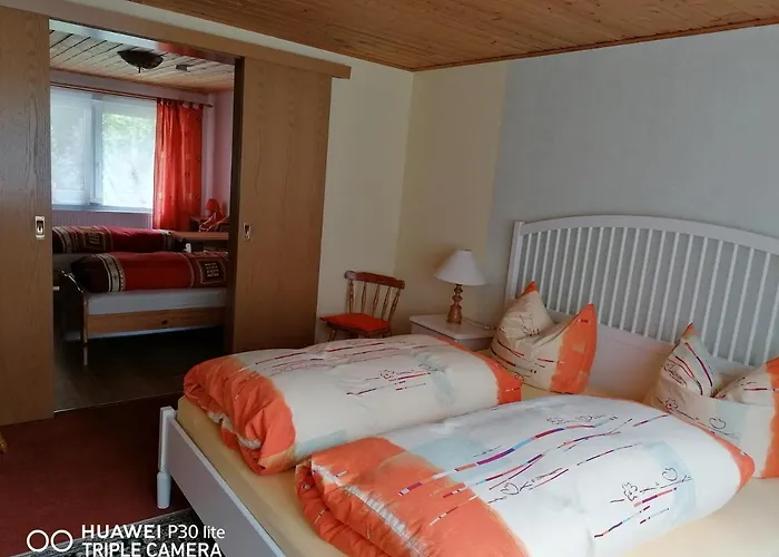 Am Fusse Der Bergbahn